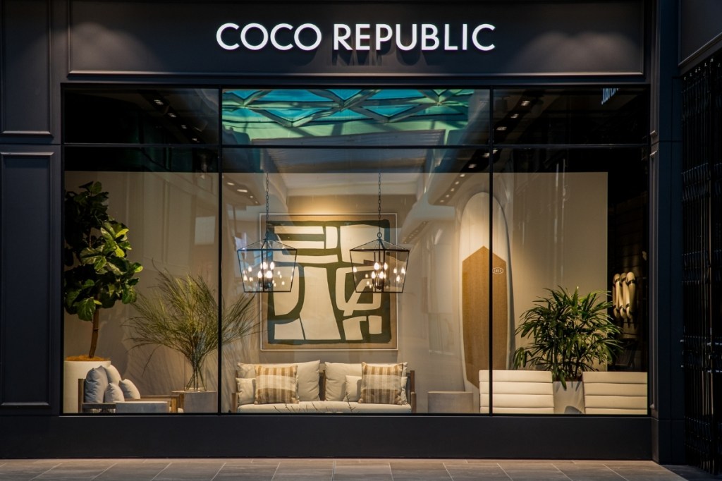 Coco Republic Burnside Village hosts sculptor Peter Syndicas for SALA&nbsp;Festival